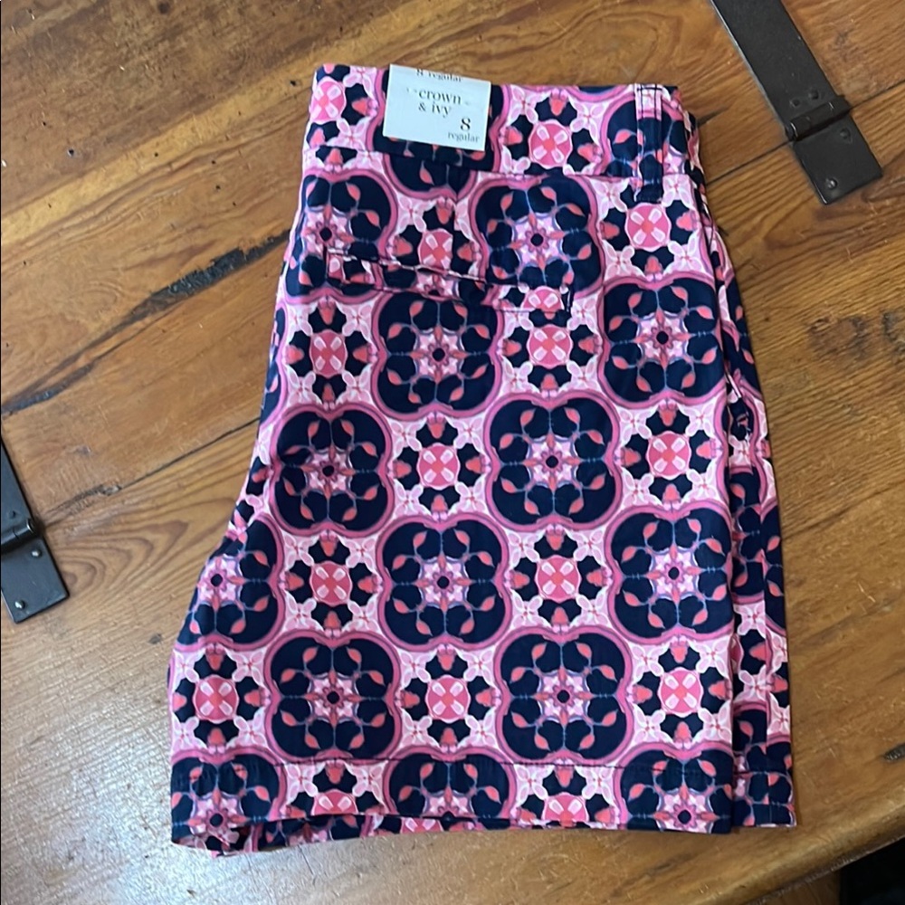 Crown & Ivy Pink and Blue Bermuda Shorts Geometric Floral - Picture 2 of 4
